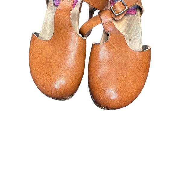 Swedish Hasbeens Brown Almond Toe T-Strap Wooden Block Heel Leather Clogs Size 5 - Picture 3 of 15